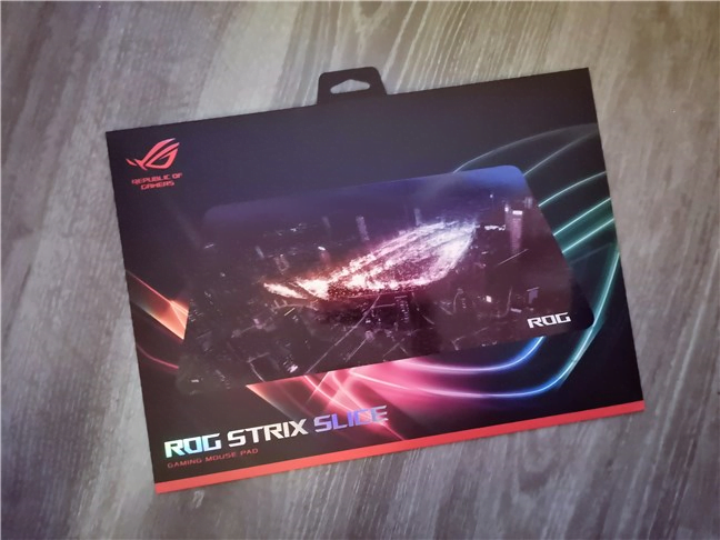 ASUS ROG Strix Slice: Pachetul