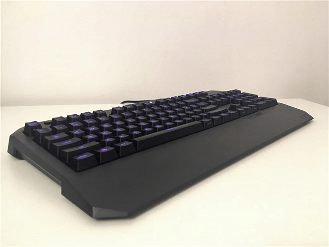 Vedere din perspectivă a tastaturii ASUS TUF Gaming K5