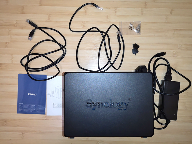 Synology DiskStation DS418 - ce găsești în cutie