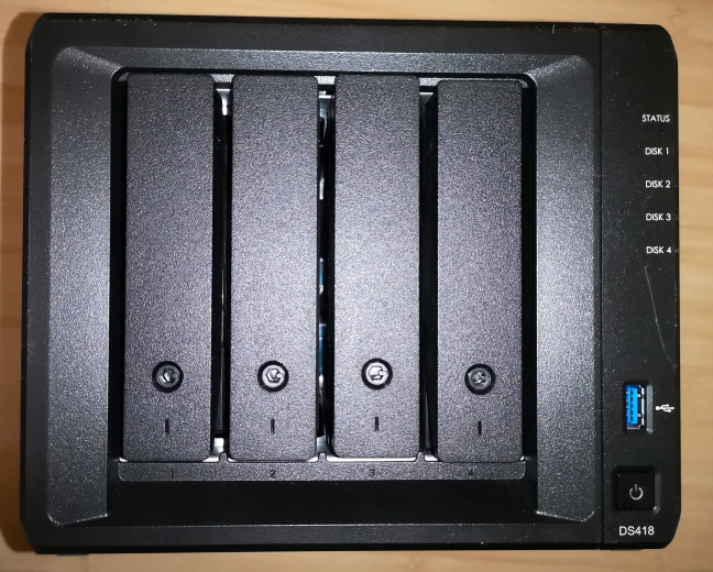 Partea frontală a Synology DiskStation DS418