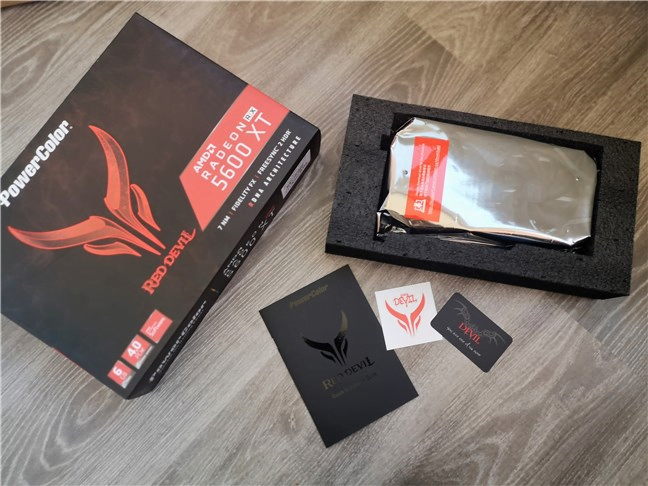 PowerColor Radeon RX 5600 XT Red Devil: Ce găsești în cutie