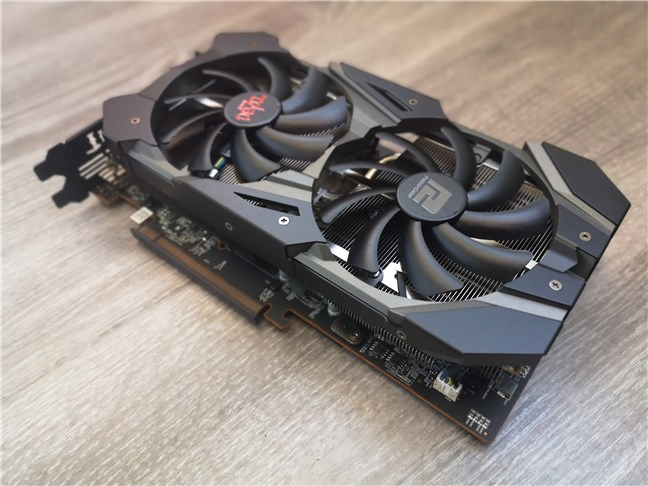 Perspectivă asupra PowerColor Radeon RX 5600 XT Red Devil