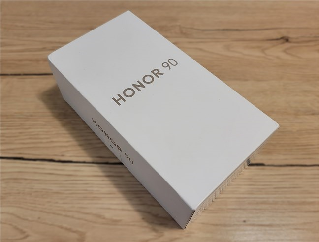 Cutia lui HONOR 90