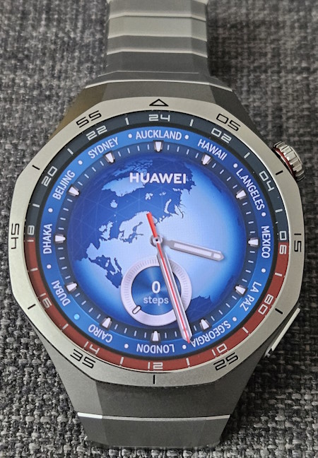 HUAWEI WATCH GT 5 Pro are un ecran AMOLED tactil