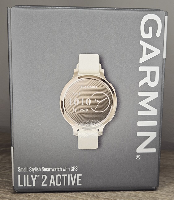 Ambalajul lui Garmin Lily 2 Active