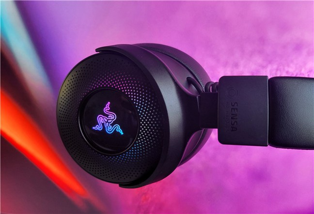 Razer Kraken V4 Pro este compatibil cu Sensa HD Haptics