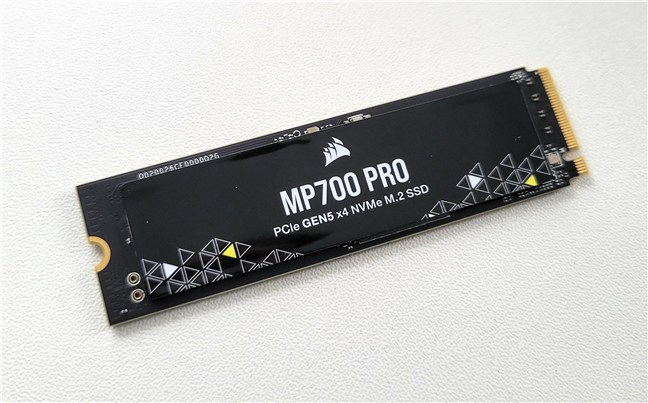 SSD-ul CORSAIR MP700 PRO