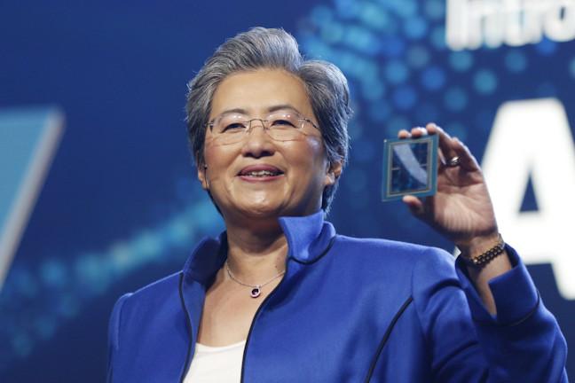 Lisa Su prezentÃ¢nd acceleratoarele AMD Instict