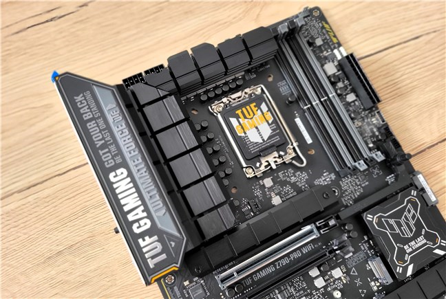 ASUS TUF Gaming Z790-Pro Wi-Fi foloseÈ™te un socket LGA 1700