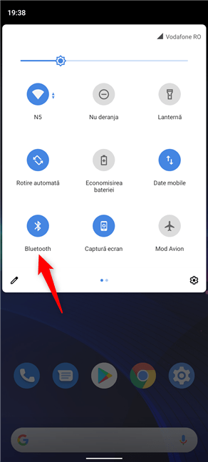 ApasÄƒ È™i menÈ›ine apÄƒsat pe setarea rapidÄƒ Bluetooth din Android