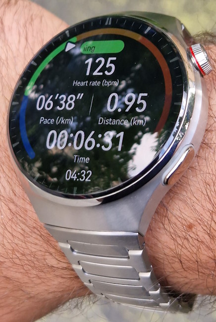 La o alergare cu HUAWEI Watch 4 Pro