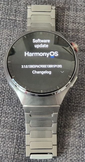 HUAWEI Watch 4 Pro soseÈ™te cu HarmonyOS 3.1