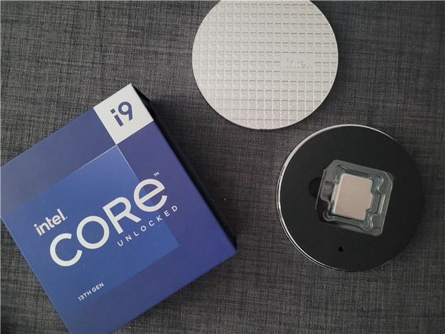 Despachetarea procesorului Intel Core i9-13900K