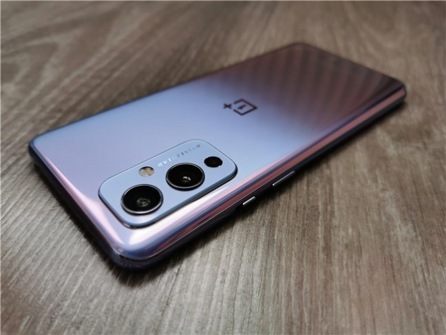 Spatele lui OnePlus 9