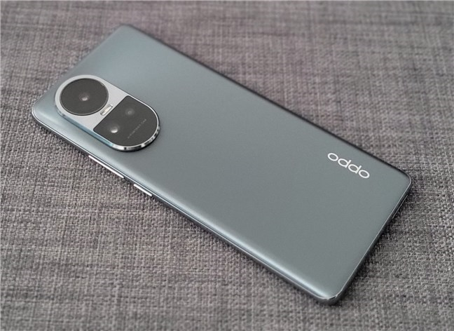 OPPO Reno10 5G aratÄƒ bine