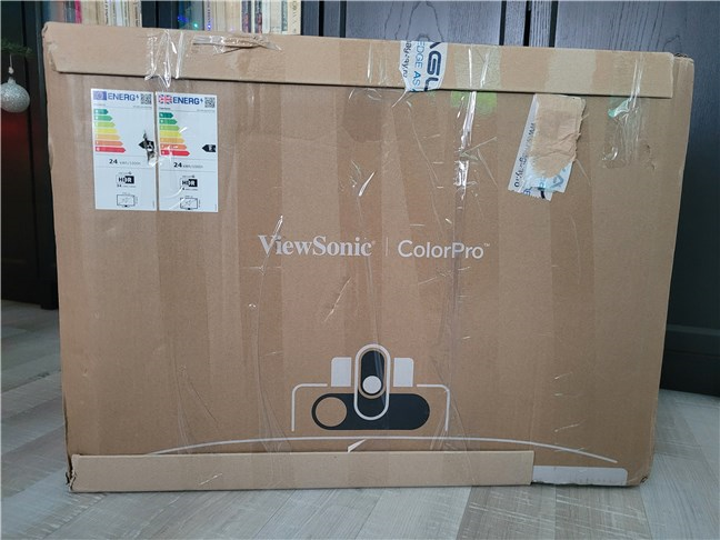 Cutia lui ViewSonic ColorPro VP2776